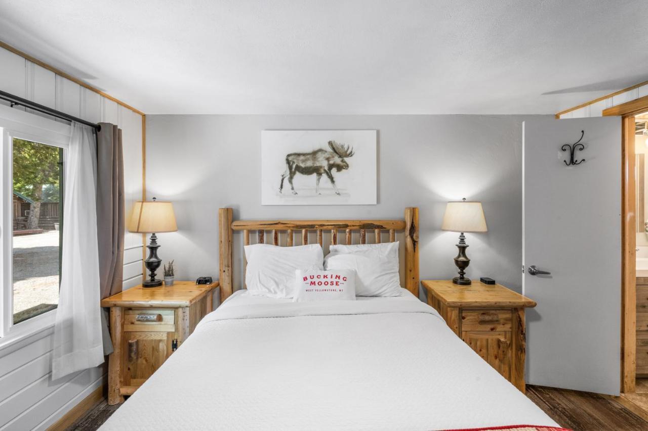 The Bucking Moose Hotel West Yellowstone Exterior photo