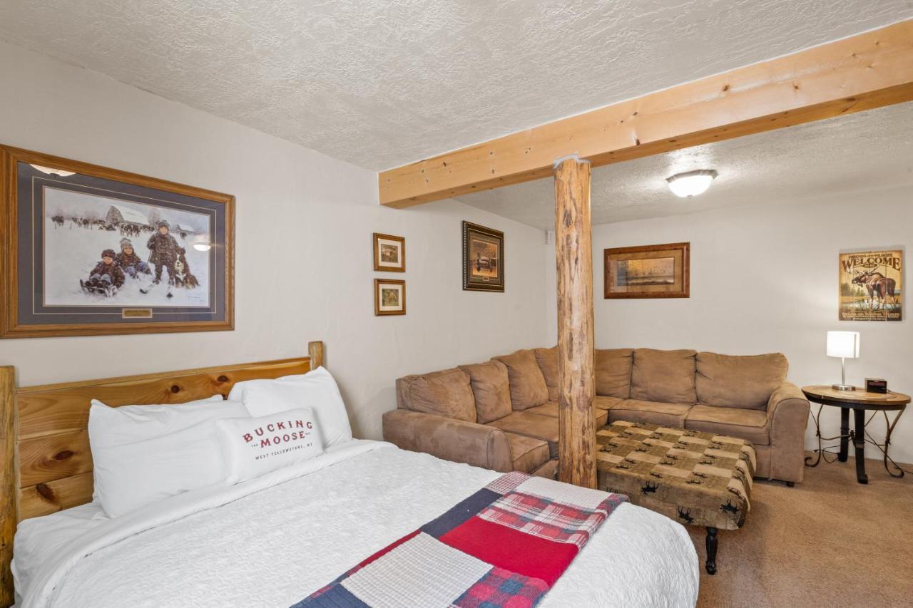 The Bucking Moose Hotel West Yellowstone Exterior photo
