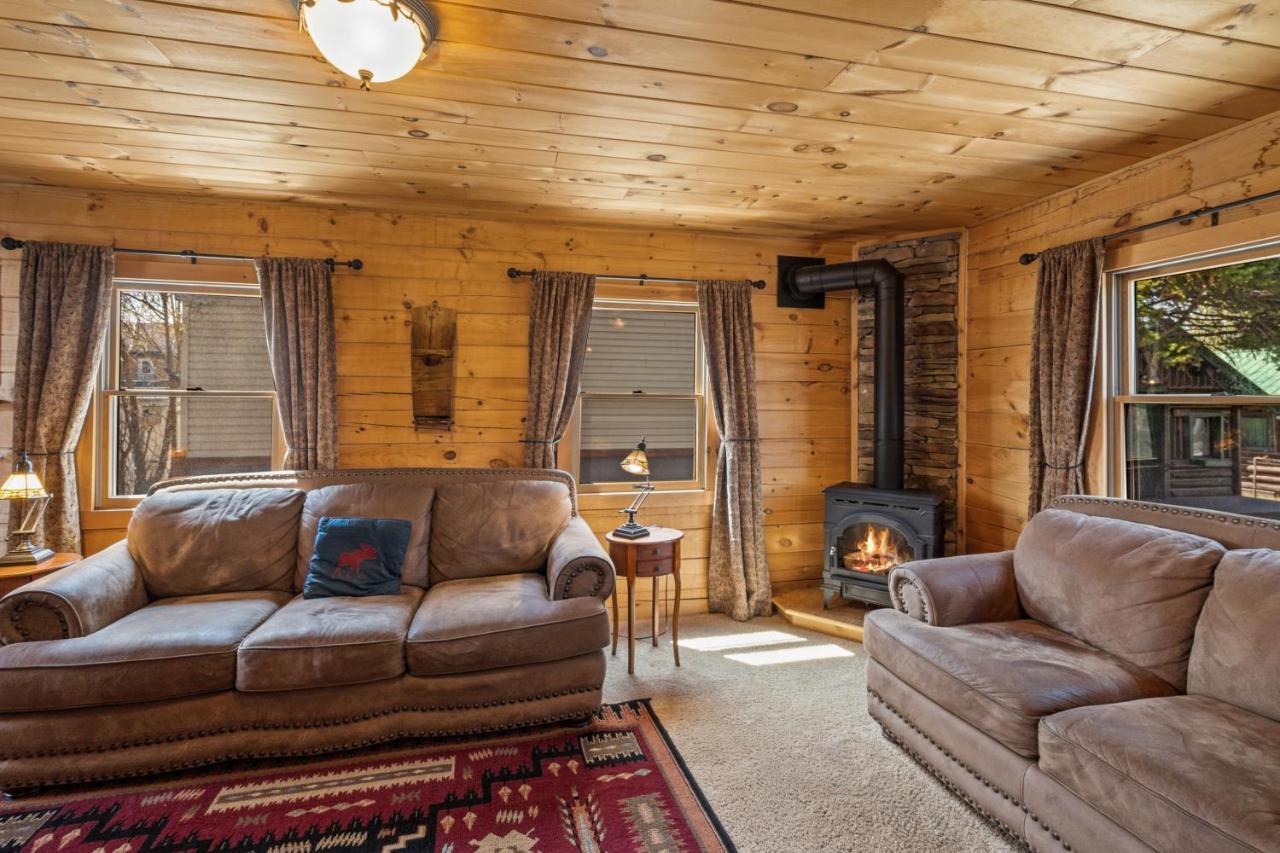 The Bucking Moose Hotel West Yellowstone Exterior photo
