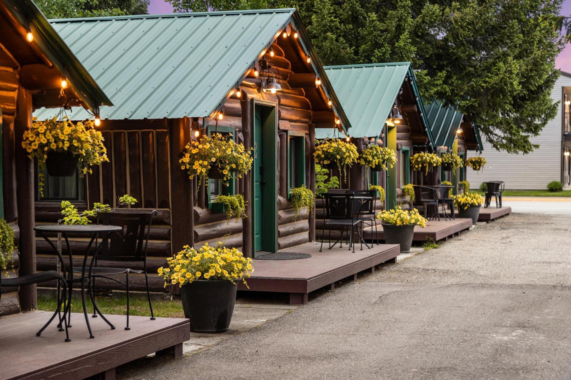 The Bucking Moose Hotel West Yellowstone Exterior photo