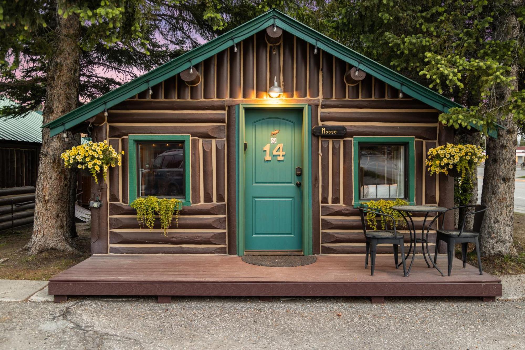 The Bucking Moose Hotel West Yellowstone Exterior photo